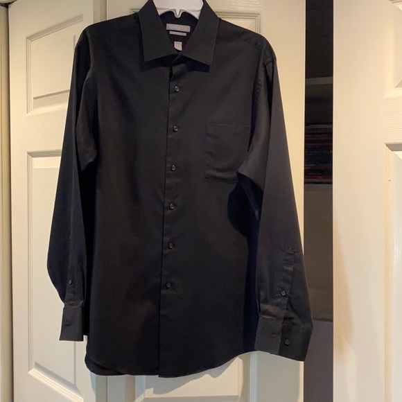 Van Heusen Other - Men’s black button down dress shirt